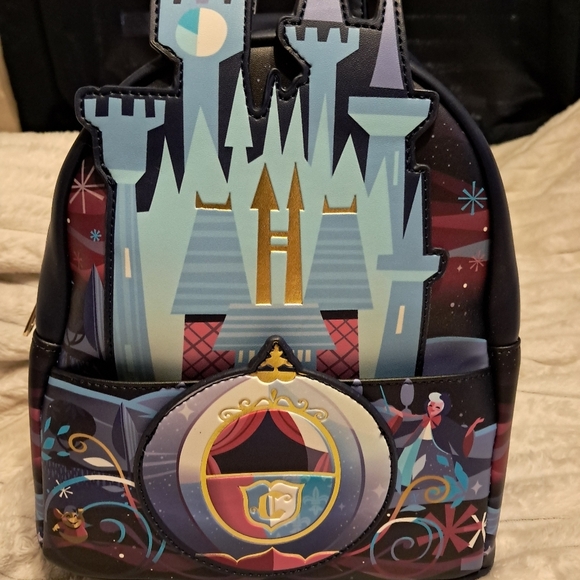 NWT Loungefly Disney Cinderella Castle Series Mini Backpack - Picture 3 of 8